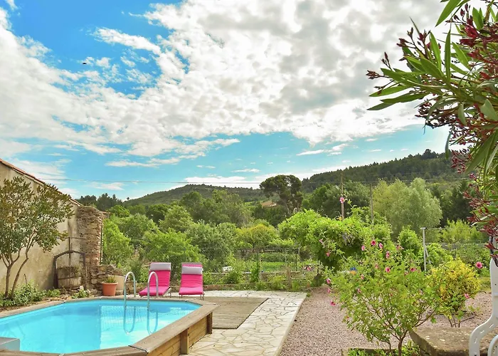 In With Pool * Félines-Minervois