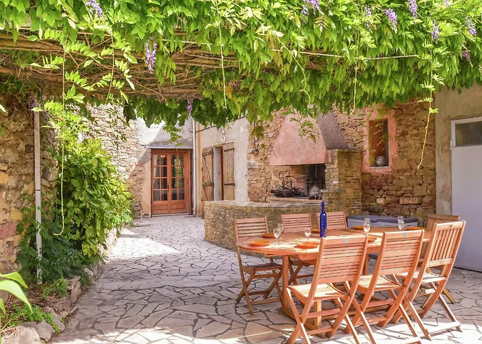 Feriehus In With Pool Félines-Minervois